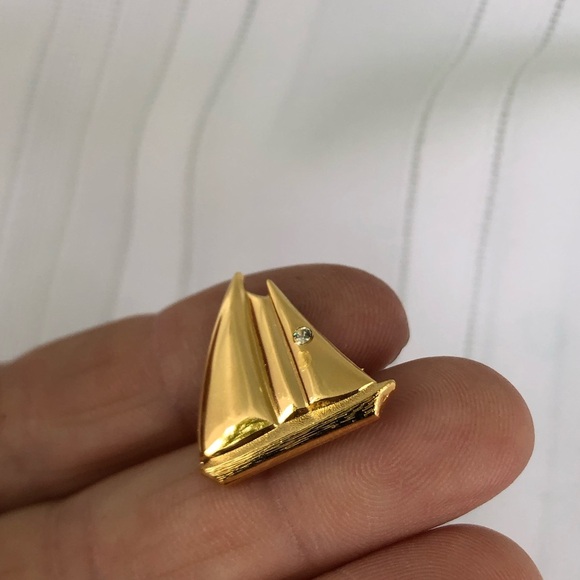 Vtg Gold Tone Sailboat Brooch - Picture 4 of 7